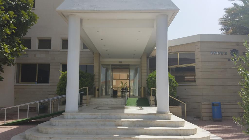 Crown Resorts Henipa Larnaca Exteriör bild